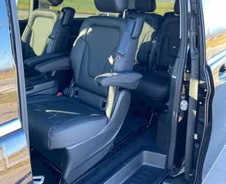 Diesel 3,0L Motor von Mercedes-Benz V-Class 2025 zur Miete in Ljubljana.