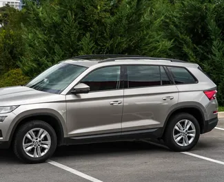 Vermietung Skoda Kodiaq. Komfort, SUV, Crossover Fahrzeug zur Miete in Montenegro ✓ Kaution Einzahlung von 200 EUR ✓ Versicherungsoptionen KFZ-HV, TKV, VKV Plus, VKV Komplett, Diebstahlschutz, Ausland, Junge, Keine Kaution.