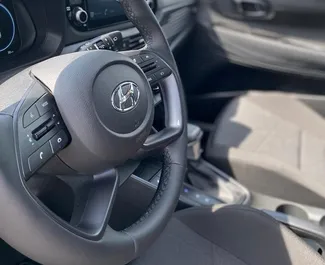 Hyundai Bayon 2023 zur Miete verfügbar in Ljubljana, mit Kilometerbegrenzung unbegrenzte.