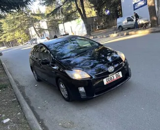 Autovermietung Toyota Prius Nr.15896 Automatisch in Kutaisi, ausgestattet mit einem 1,8L Motor ➤ Von Akaki in Georgien.