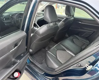 Toyota Camry 2018 zur Miete verfügbar in Tiflis, mit Kilometerbegrenzung unbegrenzte.