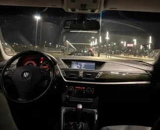 BMW X1 2013 zur Miete verfügbar in Tirana, mit Kilometerbegrenzung unbegrenzte.