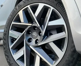 Hyundai Santa Fe 2023 mit Antriebssystem Allradantrieb, verfügbar in Ljubljana.