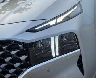 Innenraum von Hyundai Santa Fe zur Miete in Slowenien. Ein großartiges 5-Sitzer Fahrzeug mit Automatisch Getriebe.