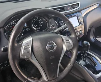 Mietwagen Nissan Rogue 2014 in Georgien, mit Benzin-Kraftstoff und 130 PS ➤ Ab 62 GEL pro Tag.