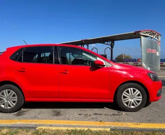 Vermietung Volkswagen Polo. Wirtschaft Fahrzeug zur Miete in Griechenland ✓ Kaution Keine Kaution ✓ Versicherungsoptionen KFZ-HV, TKV, Insassen, Diebstahlschutz.