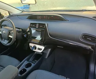 Toyota Prius 2018 zur Miete verfügbar in Tiflis, mit Kilometerbegrenzung unbegrenzte.