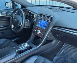 Ford Fusion Sedan 2020 zur Miete verfügbar in Tiflis, mit Kilometerbegrenzung unbegrenzte.