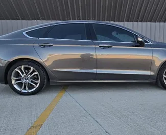 Mietwagen Ford Fusion Sedan 2020 in Georgien, mit Hybride-Kraftstoff und 180 PS ➤ Ab 75 GEL pro Tag.