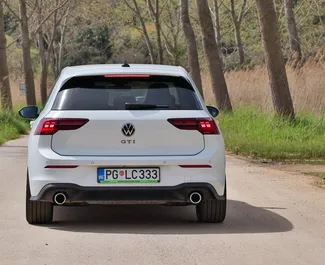 Volkswagen Golf 8 2023 mit Antriebssystem Frontantrieb, verfügbar in Becici.