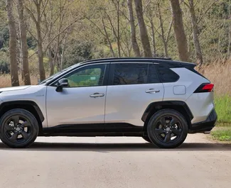 Toyota Rav4 2022 zur Miete verfügbar in Becici, mit Kilometerbegrenzung unbegrenzte.