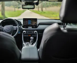 Autovermietung Toyota Rav4 Nr.12167 Automatisch in Becici, ausgestattet mit einem 2,5L Motor ➤ Von Ivan in Montenegro.