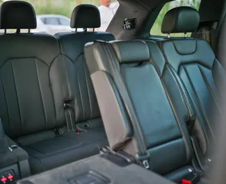 Audi Q7 2021 zur Miete verfügbar in Becici, mit Kilometerbegrenzung unbegrenzte.