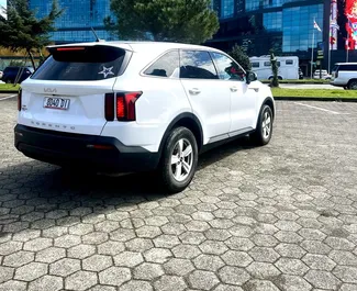 Benzin 2,5L Motor von Kia Sorento 2023 zur Miete in Batumi.