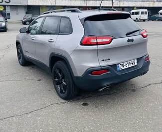 Vermietung Jeep Cherokee. Komfort, SUV, Crossover Fahrzeug zur Miete in Georgien ✓ Kaution Keine Kaution ✓ Versicherungsoptionen KFZ-HV, VKV Plus, VKV Komplett, Diebstahlschutz, Junge.