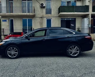 Vermietung Toyota Camry. Komfort, Premium Fahrzeug zur Miete in Georgien ✓ Kaution Einzahlung von 200 GEL ✓ Versicherungsoptionen KFZ-HV, TKV, VKV Plus, Insassen, Diebstahlschutz, Keine Kaution.