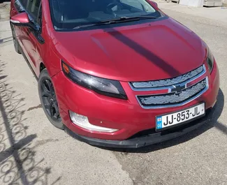 Frontansicht eines Mietwagens Chevrolet Volt in Kutaisi, Georgien ✓ Auto Nr.15780. ✓ Automatisch TM ✓ 0 Bewertungen.