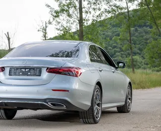 Diesel 3,0L Motor von Mercedes-Benz E250 2024 zur Miete in Becici.