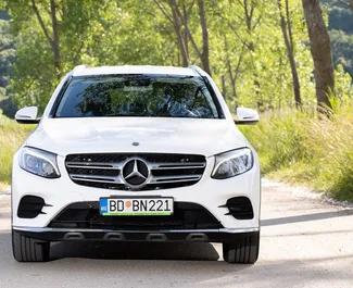 Frontansicht eines Mietwagens Mercedes-Benz GLC250 in Becici, Montenegro ✓ Auto Nr.12169. ✓ Automatisch TM ✓ 0 Bewertungen.