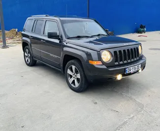 Vermietung Jeep Patriot. Komfort, SUV Fahrzeug zur Miete in Georgien ✓ Kaution Keine Kaution ✓ Versicherungsoptionen KFZ-HV, VKV Plus, VKV Komplett, Diebstahlschutz, Junge.