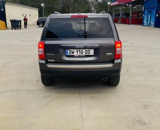 Benzin 2,4L Motor von Jeep Patriot 2016 zur Miete in Kutaisi.