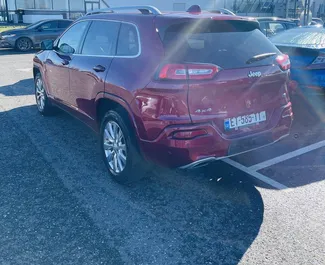 Benzin 3,2L Motor von Jeep Cherokee 2017 zur Miete in Kutaisi.