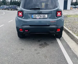 Jeep Renegade 2017 zur Miete verfügbar in Kutaisi, mit Kilometerbegrenzung unbegrenzte.