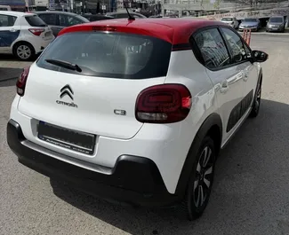 Frontansicht eines Mietwagens Citroen C3 in Belgrad, Serbien ✓ Auto Nr.15829. ✓ Automatisch TM ✓ 0 Bewertungen.