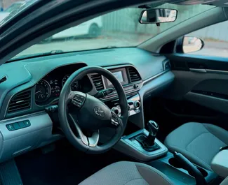 Benzin 2,0L Motor von Hyundai Elantra 2019 zur Miete in Tiflis.