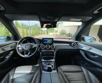 Mercedes-Benz GLC250 2022 zur Miete verfügbar in Becici, mit Kilometerbegrenzung unbegrenzte.