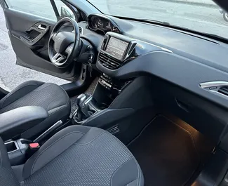Peugeot 208 2017 zur Miete verfügbar in Thessaloniki, mit Kilometerbegrenzung unbegrenzte.