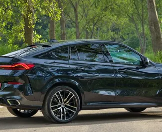 Mietwagen BMW X6 2022 in Montenegro, mit Diesel-Kraftstoff und 240 PS ➤ Ab 280 EUR pro Tag.