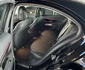 Mietwagen Mercedes-Benz E-Class 2024 in Tunesien, mit Benzin-Kraftstoff und  PS ➤ Ab 400 EUR pro Tag.