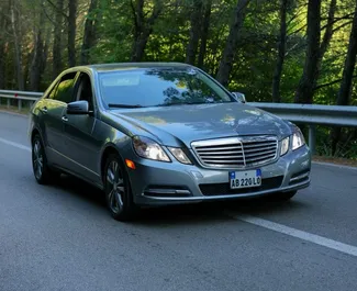 Mietwagen Mercedes-Benz E-Class 2013 in Albanien, mit Diesel-Kraftstoff und 200 PS ➤ Ab 42 EUR pro Tag.