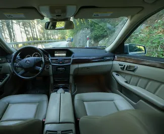 Diesel 3,0L Motor von Mercedes-Benz E-Class 2013 zur Miete in Tirana.