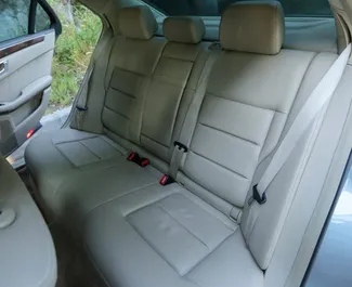 Mercedes-Benz E-Class 2013 mit Antriebssystem Allradantrieb, verfügbar in Tirana.
