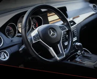 Mietwagen Mercedes-Benz C-Class 2012 in Albanien, mit Gas-Kraftstoff und 250 PS ➤ Ab 38 EUR pro Tag.