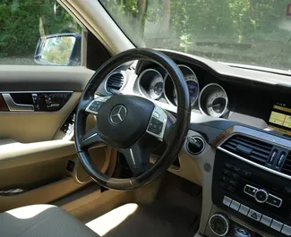 Vermietung Mercedes-Benz C-Class. Komfort, Premium Fahrzeug zur Miete in Albanien ✓ Kaution Keine Kaution ✓ Versicherungsoptionen KFZ-HV, VKV Komplett, Ausland.