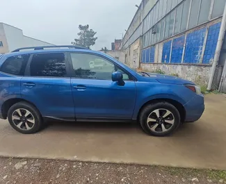 Frontansicht eines Mietwagens Subaru Forester am Flughafen Kutaisi, Georgien ✓ Auto Nr.15638. ✓ Automatisch TM ✓ 0 Bewertungen.