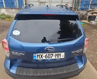 Innenraum von Subaru Forester zur Miete in Georgien. Ein großartiges 5-Sitzer Fahrzeug mit Automatisch Getriebe.