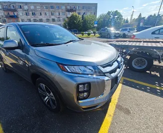 Frontansicht eines Mietwagens Mitsubishi Outlander Sport am Flughafen Kutaisi, Georgien ✓ Auto Nr.15642. ✓ Automatisch TM ✓ 0 Bewertungen.