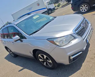 Frontansicht eines Mietwagens Subaru Forester am Flughafen Kutaisi, Georgien ✓ Auto Nr.15640. ✓ Automatisch TM ✓ 0 Bewertungen.