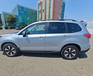 Innenraum von Subaru Forester zur Miete in Georgien. Ein großartiges 5-Sitzer Fahrzeug mit Automatisch Getriebe.