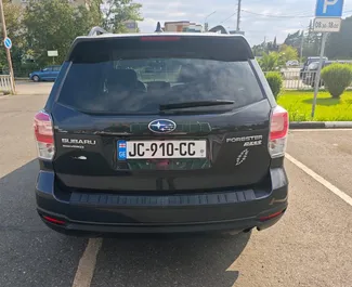 Innenraum von Subaru Forester zur Miete in Georgien. Ein großartiges 5-Sitzer Fahrzeug mit Automatisch Getriebe.
