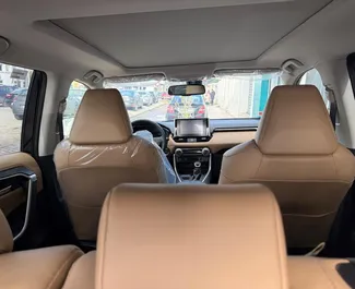 Vermietung Toyota Rav4. Komfort, SUV, Crossover Fahrzeug zur Miete in Tunesien ✓ Kaution Einzahlung von 1500 EUR ✓ Versicherungsoptionen KFZ-HV.