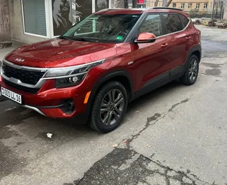 Mietwagen Kia Seltos 2022 in Armenien, mit Benzin-Kraftstoff und 150 PS ➤ Ab 83 USD pro Tag.
