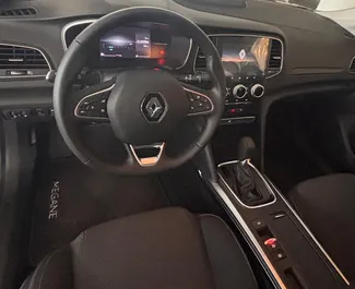 Benzin 1,3L Motor von Renault Megane Sedan 2026 zur Miete in Fethiye.