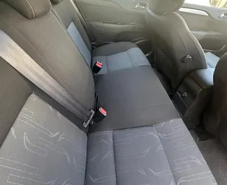 Diesel 1,6L Motor von Citroen C4 2014 zur Miete in Bar.