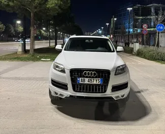 Frontansicht eines Mietwagens Audi Q7 in Tirana, Albanien ✓ Auto Nr.15741. ✓ Automatisch TM ✓ 0 Bewertungen.