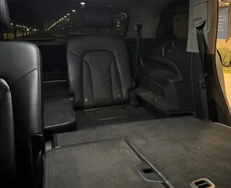 Audi Q7 2013 zur Miete verfügbar in Tirana, mit Kilometerbegrenzung unbegrenzte.